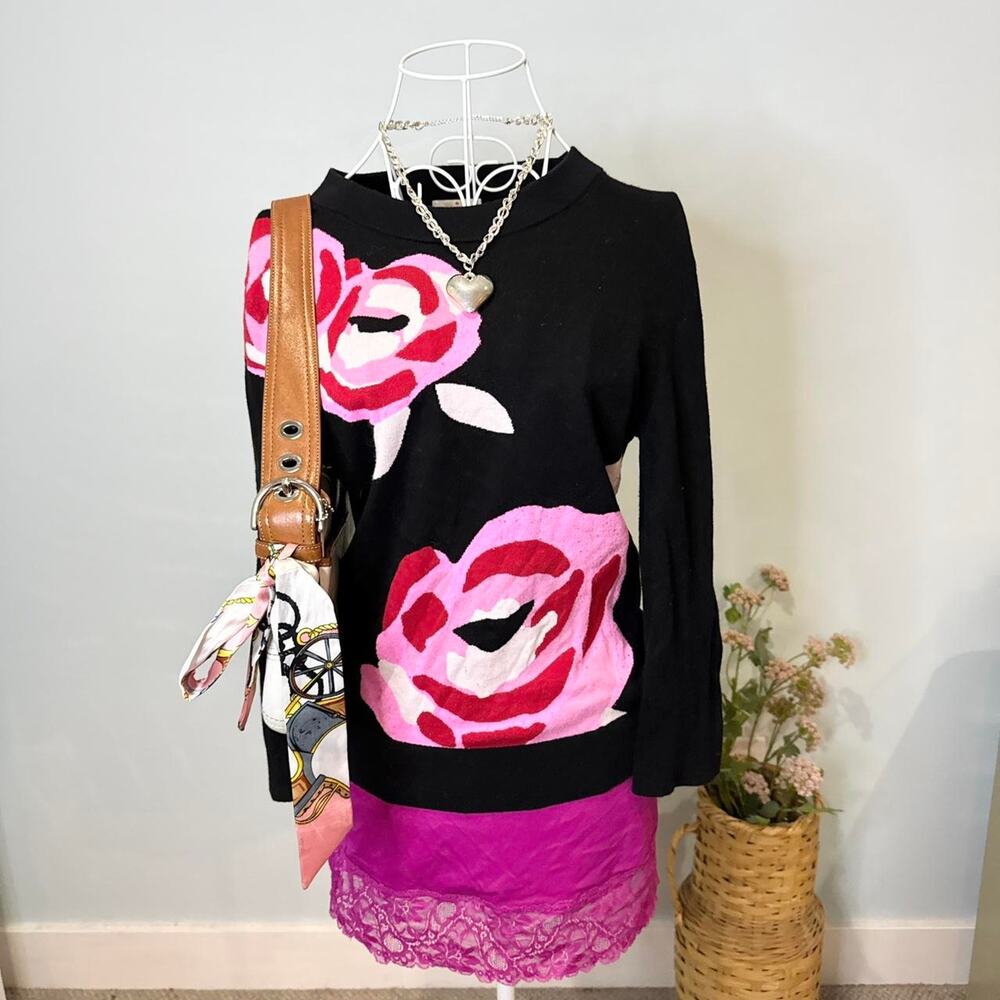 Gorgeous vintage Y2K Kate spade black & pink rose floral sweater